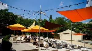 This is one of the best garden bars with a lot of tables in the heart of new Buda, called Újbudai parkszínpad