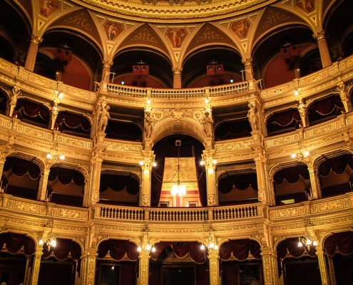 The picture was taken by Pank Seelen 
Source: https://www.flickr.com/photos/pankseelen/8678105836
 ,December in Budapest - Opera House
