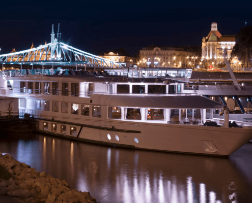 Easter in Budapest with kids - boat cruise