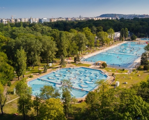 budapest with toddlers Palatinus - Budapest baths with kids