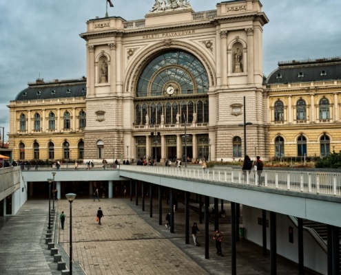 Photo by Gabriel Miklós on Unsplash - Budapest Day Trip from Vienna