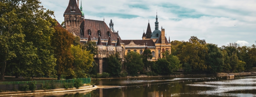 patrycja-mancewicz-mDkrebpYQPQ-Budapest autumn colors